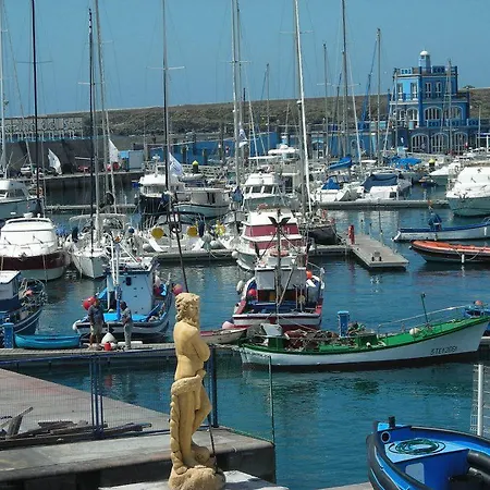 Barco Tomeu Marina Del Sur Galletas 船上ホテル